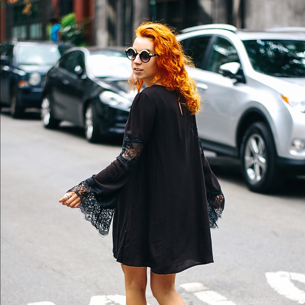 Bell sleeve lace forever 21 black dress